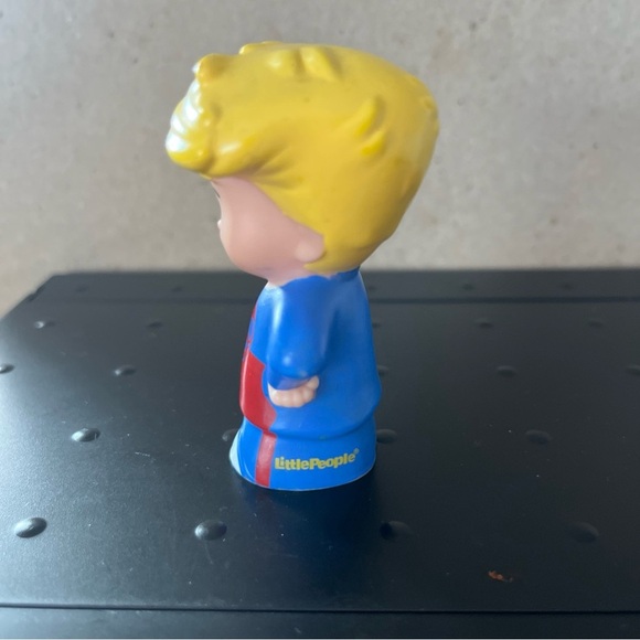 Soccer Player Eddie-little people - Picture 2 of 4